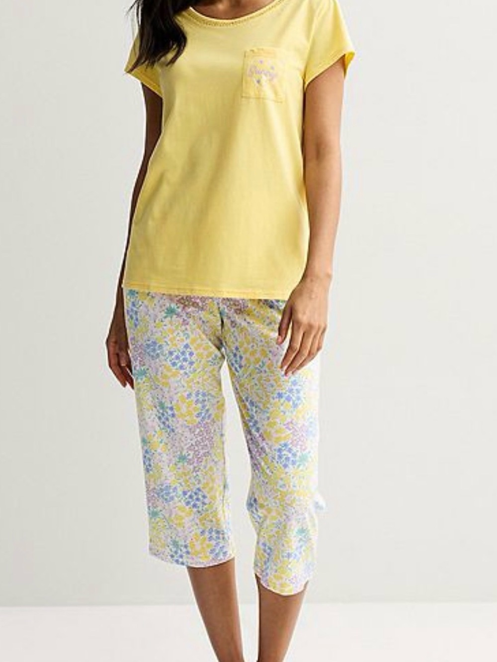 Women’s Pajama Set Capri Pants Shirt Sleeve Top